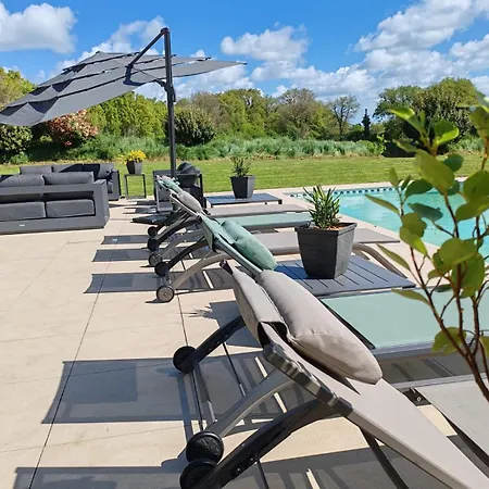 Nyaraló Grange De Charme Avec Piscine Et Jardin, Ideale Pour Vos Aux Sables-d'olonne