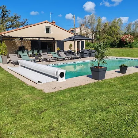 Grange De Charme Avec Piscine Et Jardin, Ideale Pour Vos Aux Sables-d'olonne * Les Sables-dʼOlonne