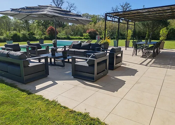 Grange De Charme Avec Piscine Et Jardin, Ideale Pour Vos Aux Sables-d'olonne * Les Sables-dʼOlonne