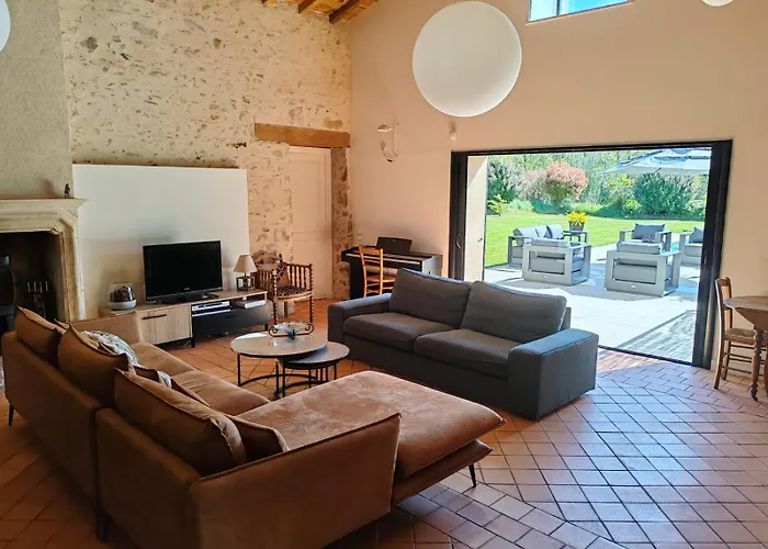 Grange De Charme Avec Piscine Et Jardin, Ideale Pour Vos Aux Sables-d'olonne Les Sables-dʼOlonne