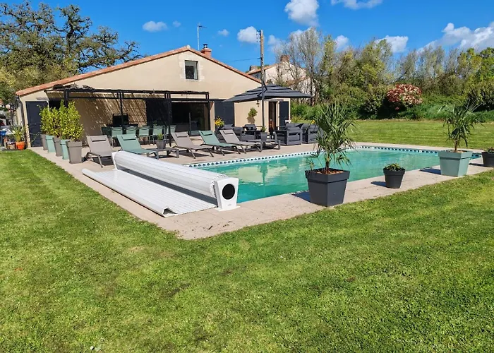 Grange De Charme Avec Piscine Et Jardin, Ideale Pour Vos Aux Sables-d'olonne * Les Sables-dʼOlonne