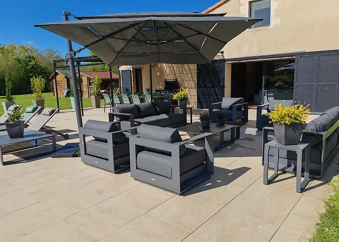 Grange De Charme Avec Piscine Et Jardin, Ideale Pour Vos Aux Sables-d'olonne